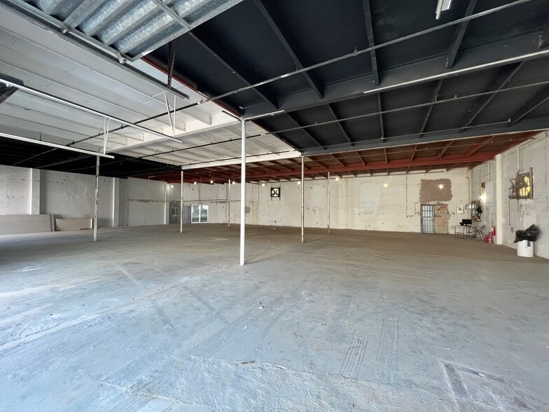 More Photos Of 591 NW 29th St, Miami Flex For Sale