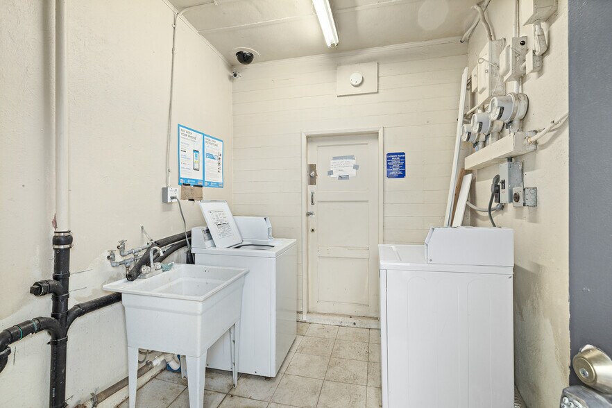 More Photos Of 1029 S Division St, Moses Lake Apartments For Sale