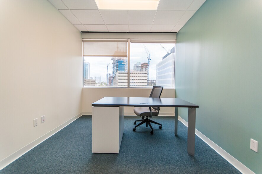 More Photos Of 777 Brickell Ave, Miami Office For Lease