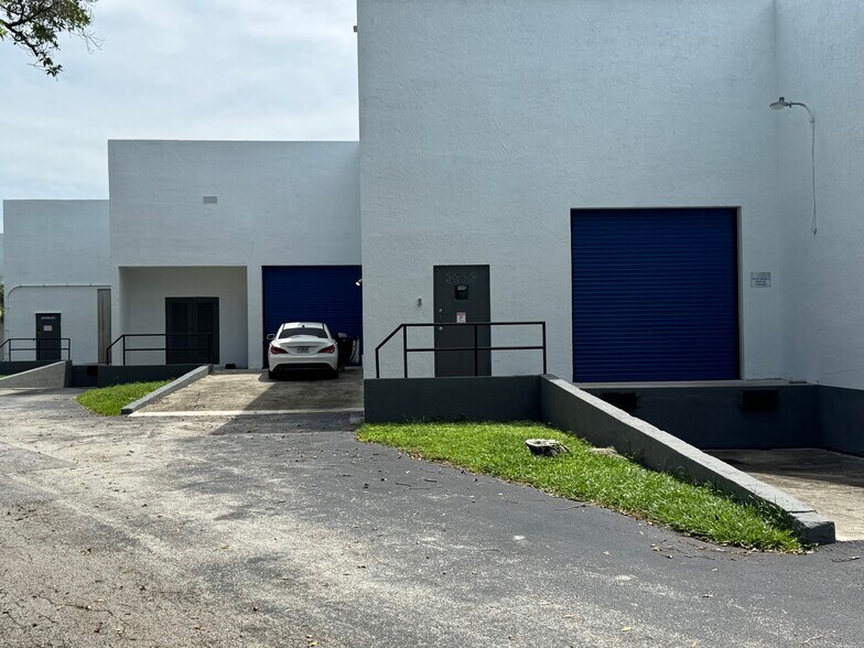 More Photos Of 3245-3341 W McNab Rd, Pompano Beach Warehouse For Lease
