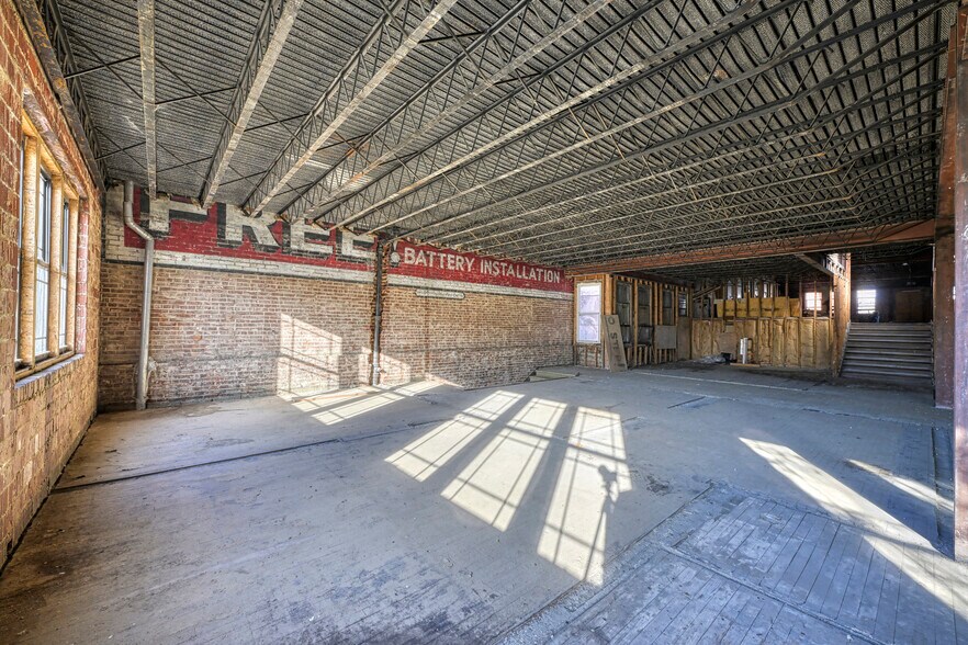 More Photos Of 237-245 Broad St, Kingsport Storefront For Sale