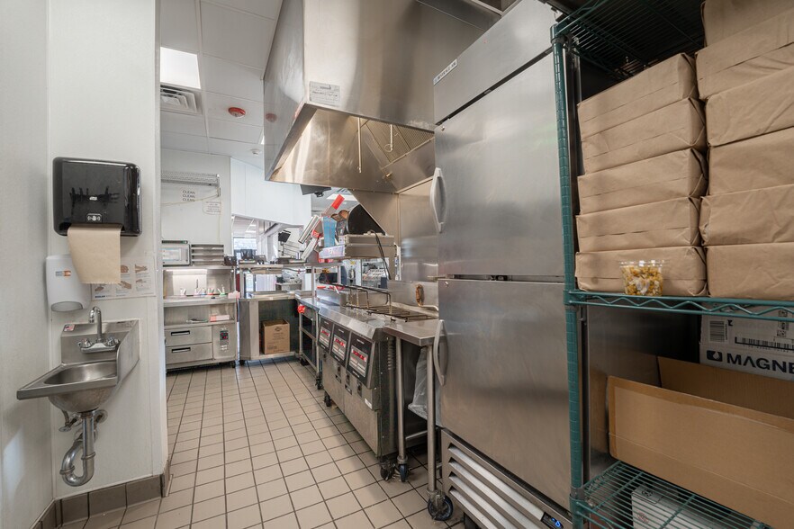 More Photos Of 1145 Montauk Hwy, Mastic Fast Food For Lease