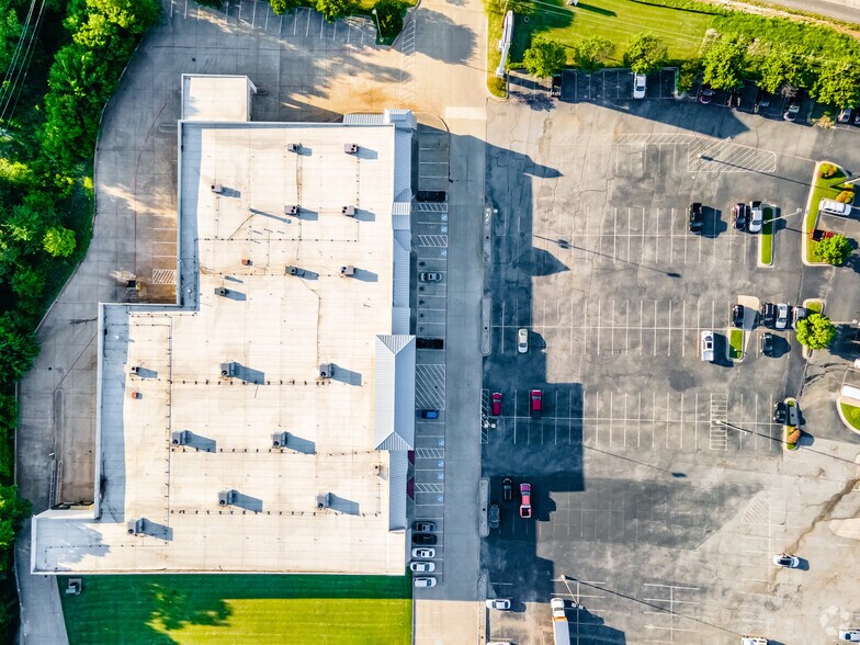 More Photos Of 2916 N US Highway 75, Sherman Storefront For Lease