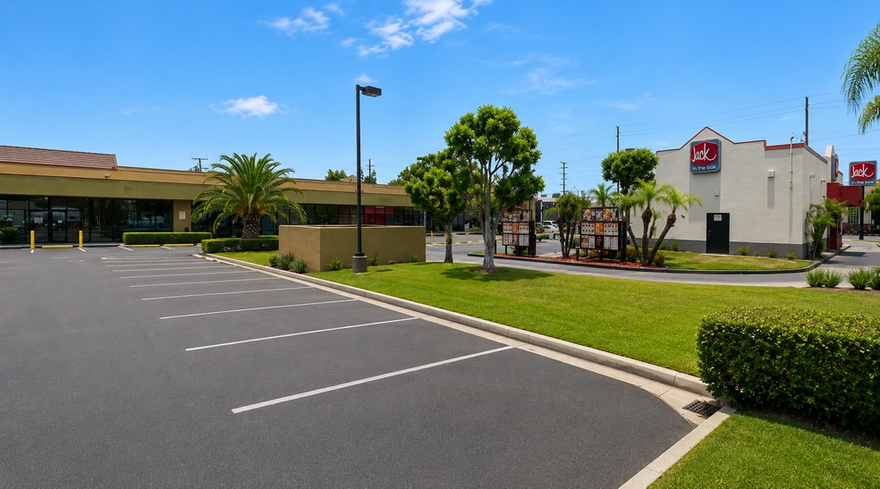More Photos Of 6600-6636 Cherry Ave, Long Beach Unknown For Lease