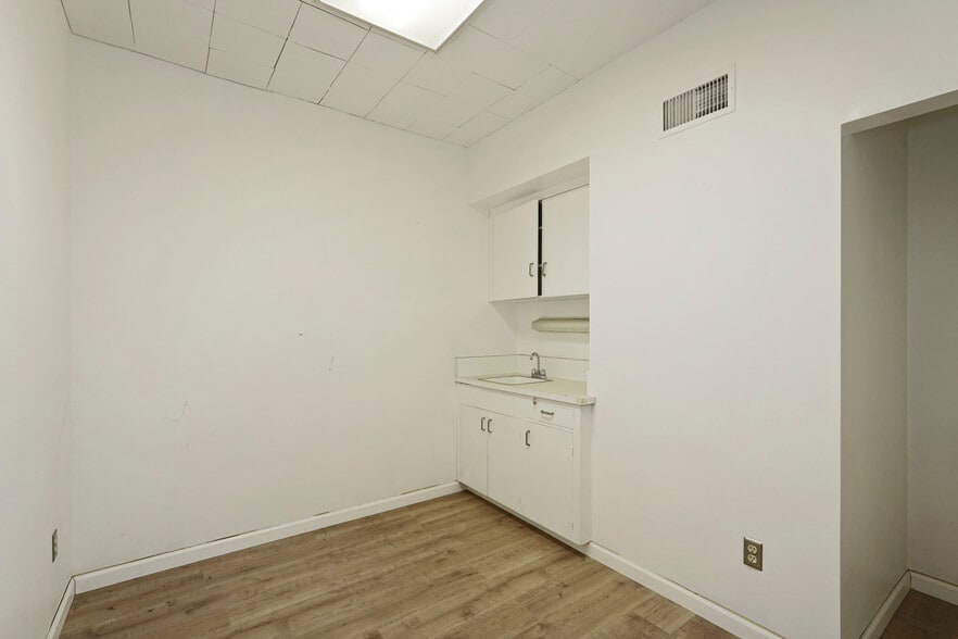 More Photos Of 512 W Harding Way, Stockton Medical For Sale