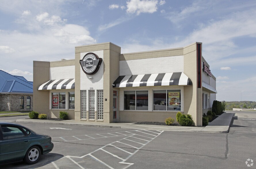 More Photos Of 230 Golfview Dr, Monaca Freestanding For Lease