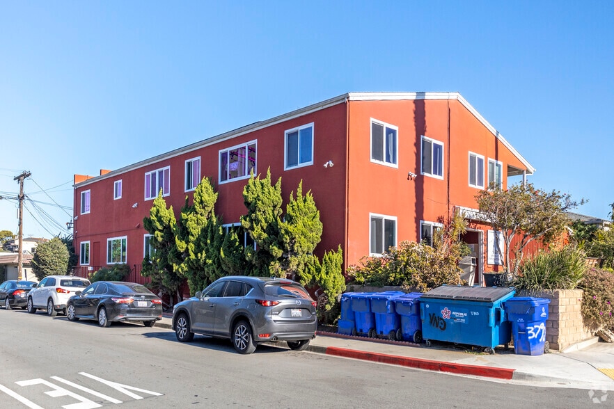 More Photos Of 3790 Udall St, San Diego Hospitality For Sale