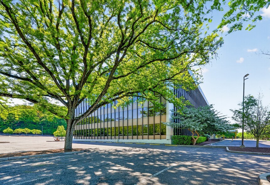 More Photos Of 550 Mamaroneck Ave, Harrison Unknown For Lease