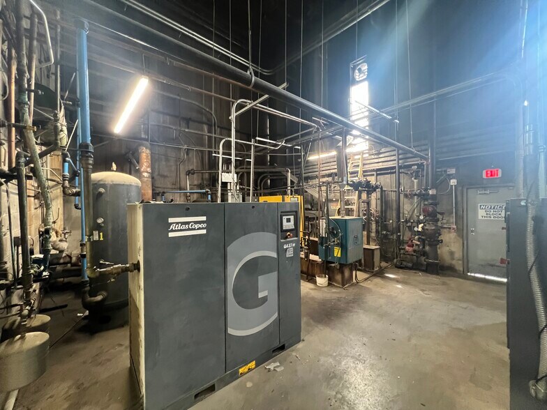 More Photos Of 4900 Ondura Dr, Fredericksburg Warehouse For Lease