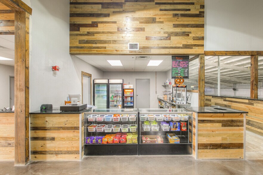 More Photos Of 100 E Midway Dr, Euless Sports And Entertainment For Sale