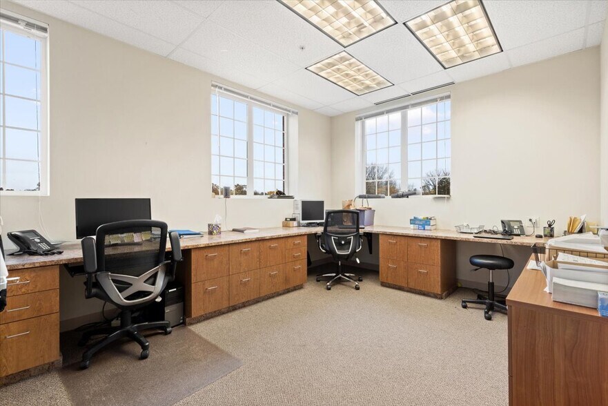 More Photos Of 912 Northwest Hwy, Fox River Grove Medical For Sale
