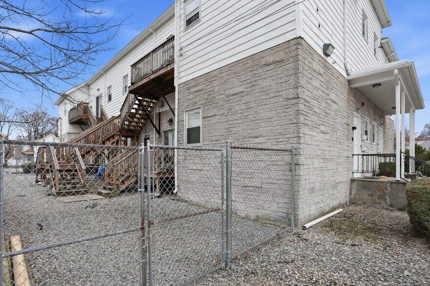 More Photos Of 122 Lowell Ave, Providence Apartments For Sale