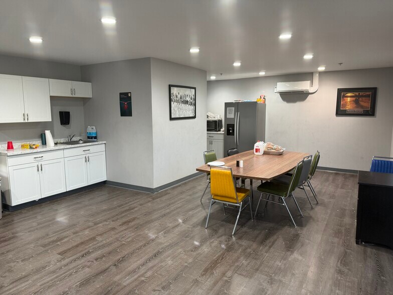 More Photos Of 1845 Thomas Rd, Memphis Warehouse For Sale