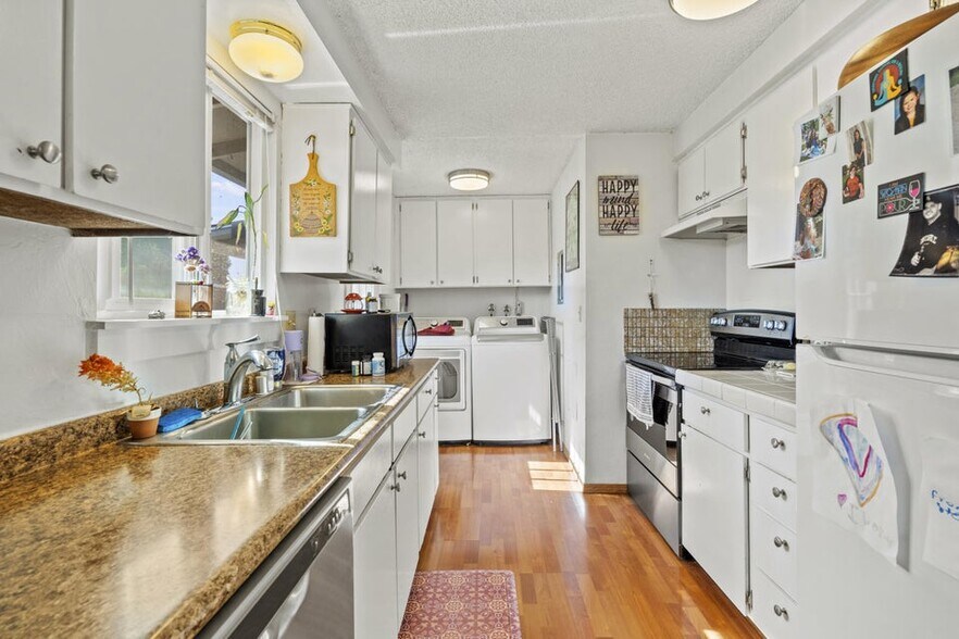 More Photos Of 3001 Juanipero Way, Medford Apartments For Sale