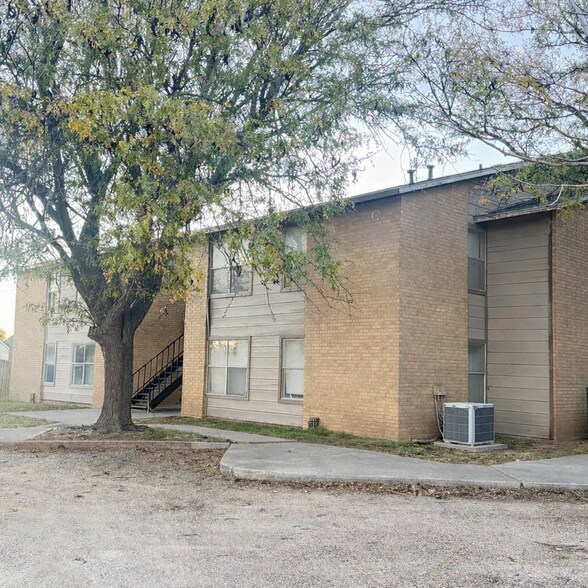 More Photos Of 2201 SW 15th Ave, Perryton Apartments For Sale