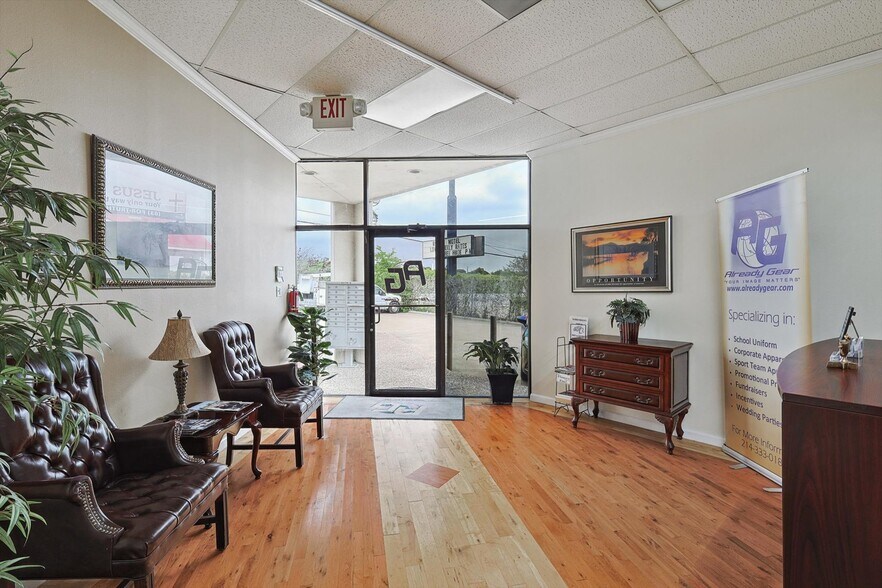 More Photos Of 6960 Marvin D Love Fwy, Dallas Freestanding For Sale