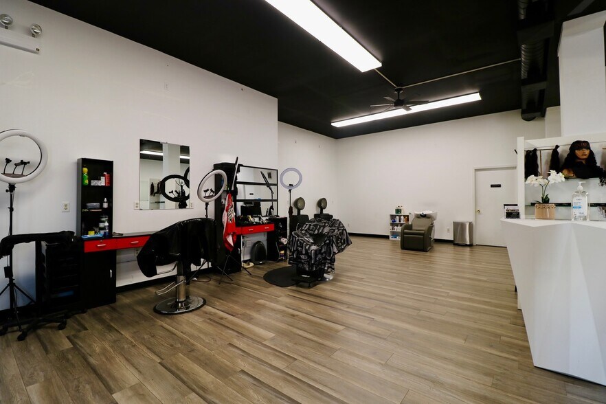 More Photos Of 1735 Central Ave, Dubuque General Retail For Sale