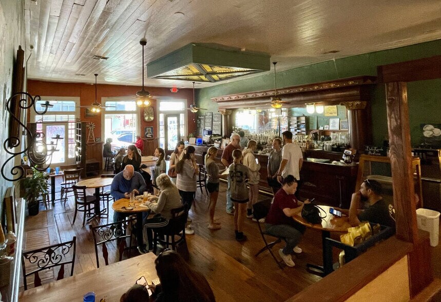 More Photos Of Block of South Baylor Commerce and S. St. Charles St, Brenham Restaurant For Sale