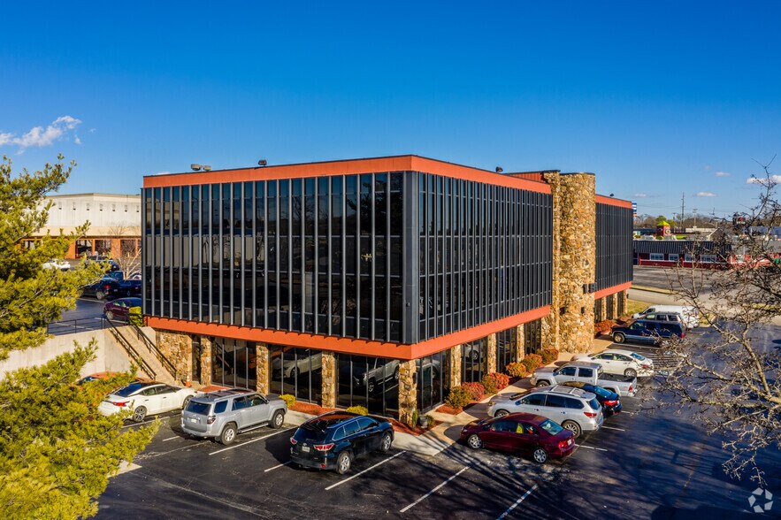 More Photos Of 1994 Gallatin Rd N, Madison Medical For Lease