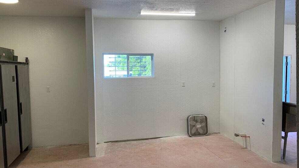 More Photos Of 1018 Union, Selma Storefront Retail Residential For Sale