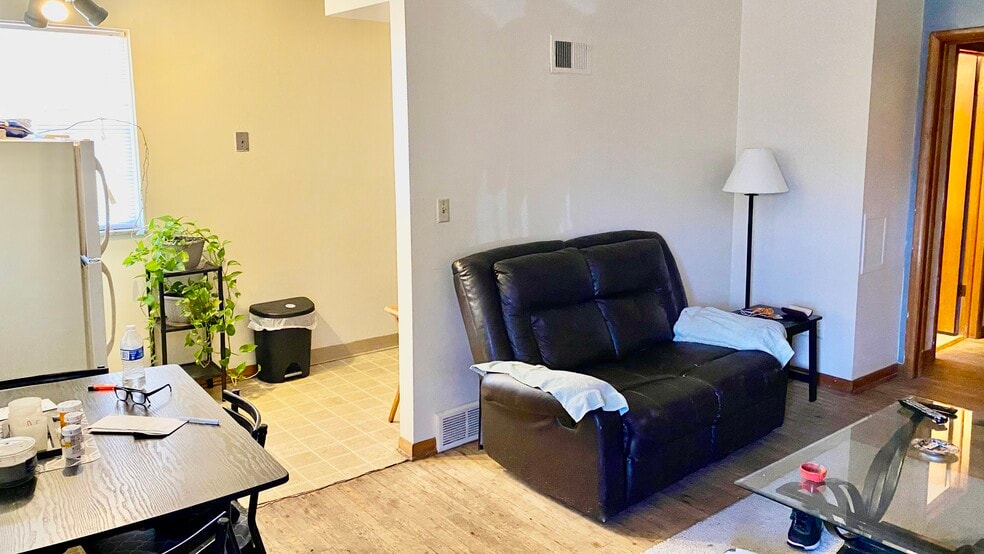 More Photos Of 58-78 N Sylvan Ave, Columbus Apartments For Sale
