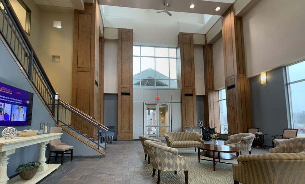 More Photos Of 6920 Gatwick Dr, Indianapolis Medical For Lease