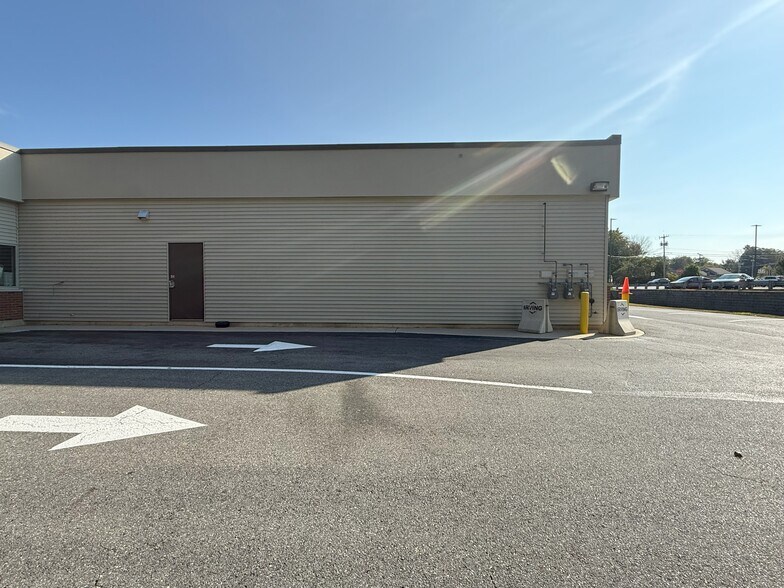 More Photos Of 304 Sandown Rd, East Hampstead Convenience Store For Lease