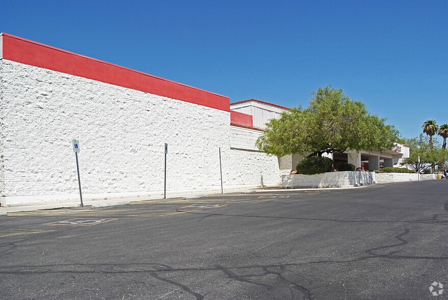 More Photos Of 5959 W Sahara Ave, Las Vegas Freestanding For Lease