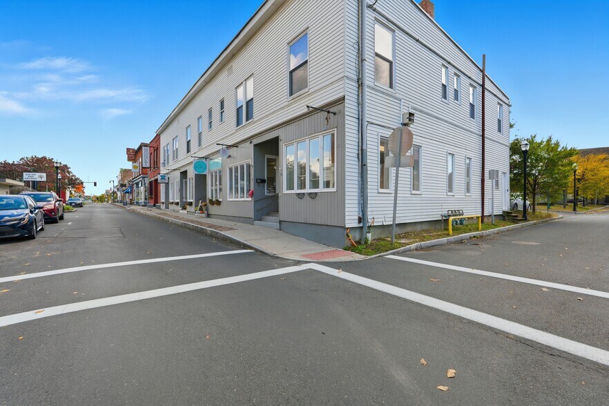 More Photos Of 22-38 School St, Westfield General Retail For Lease