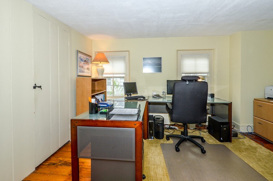 More Photos Of 69 E Oakland Ave, Doylestown Office For Sale