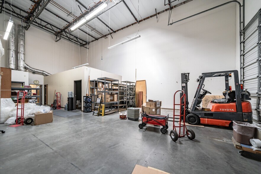 More Photos Of 9935-9959 Muirlands Blvd, Irvine Showroom For Sale