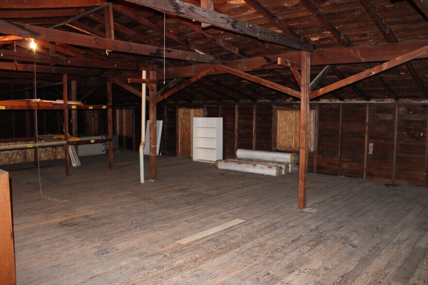 More Photos Of 210 1st St SW, Clarion Office For Sale
