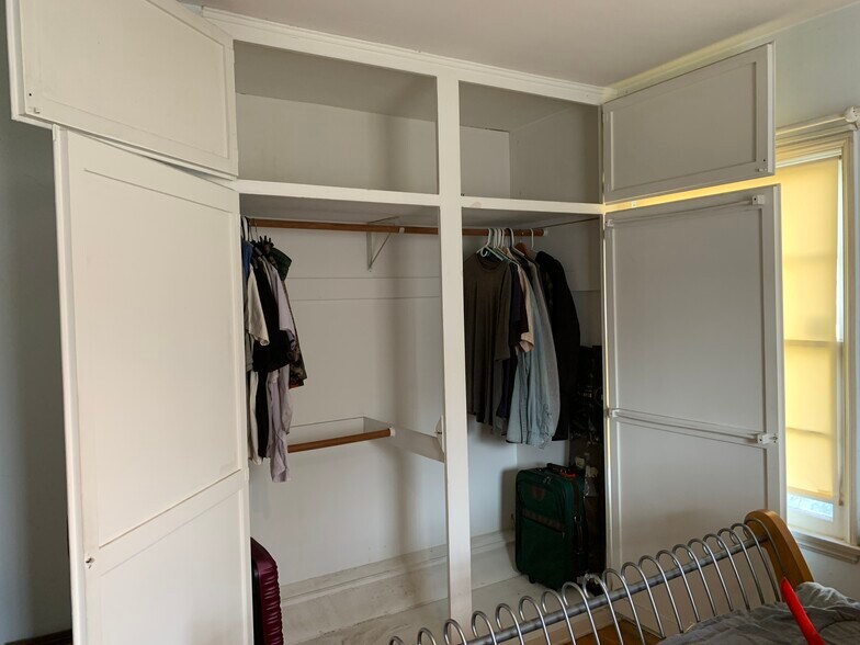 More Photos Of 1826 Wellington Rd, Los Angeles Specialty For Sale