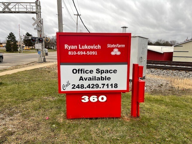 More Photos Of 360 E Grand Blanc Rd, Grand Blanc Office For Lease