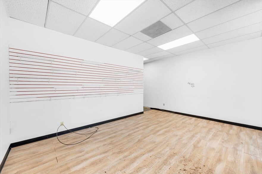 More Photos Of 945 Empire St, Fairfield Freestanding For Sale