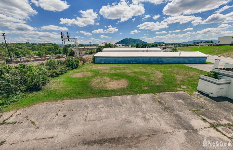 More Photos Of 907 Kimball Ave NE, Roanoke Industrial For Sale