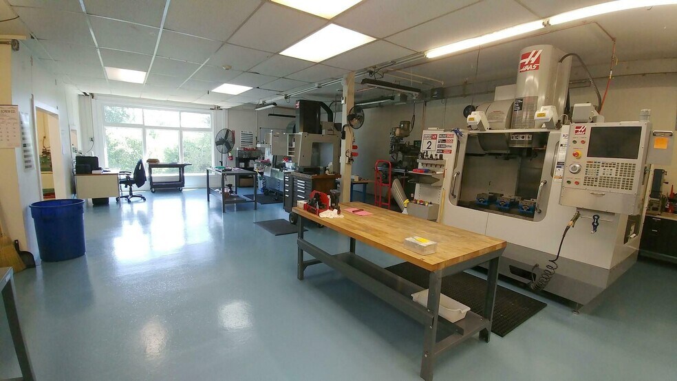 More Photos Of 4180 Gleaner Hall Rd, Ann Arbor Warehouse For Lease