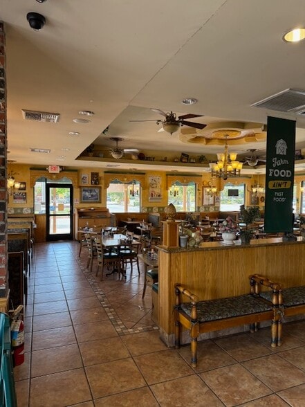 More Photos Of 4920 Gosford Rd, Bakersfield Fast Food For Sale