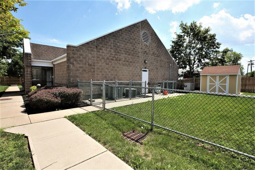 More Photos Of 60 Millstone Rd, Somerset Light Distribution For Lease