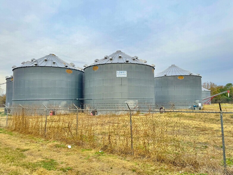 More Photos Of 600 Quitman St, Sledge Land For Sale