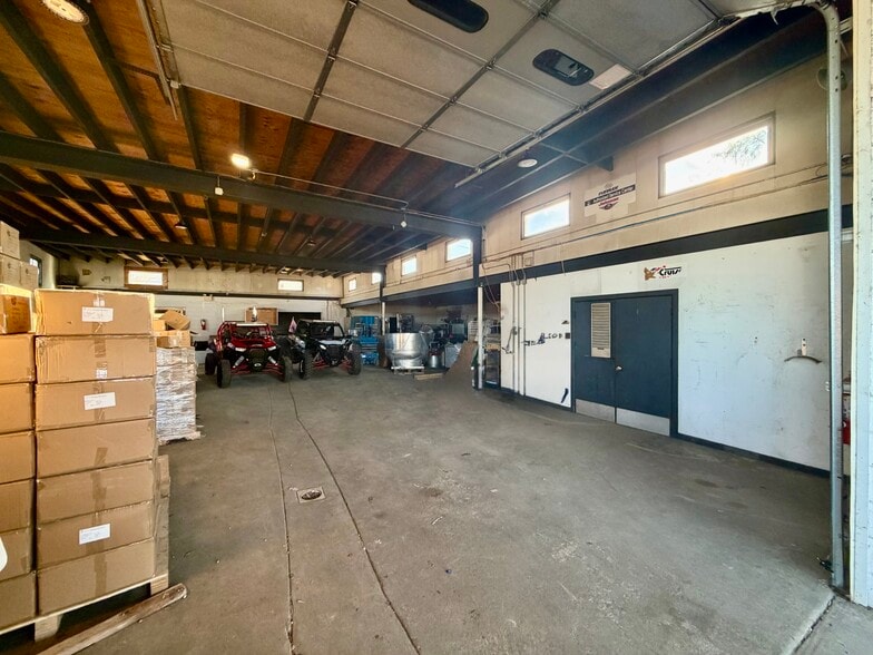 More Photos Of 69 Saint Mihiel Dr, Riverside Warehouse For Sale