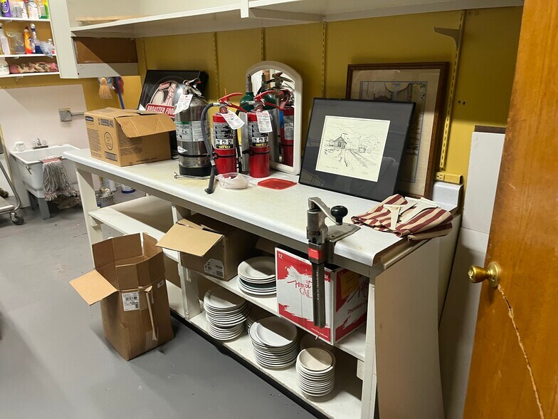 More Photos Of 126 Main St, Lehigh Restaurant For Lease