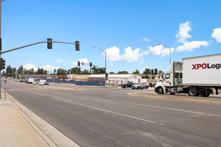 More Photos Of 2507 E Ball Rd, Anaheim Freestanding For Sale