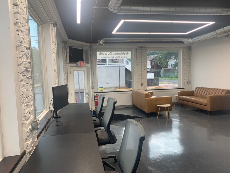 More Photos Of 196 Bay Ave, Highlands General Retail For Sale