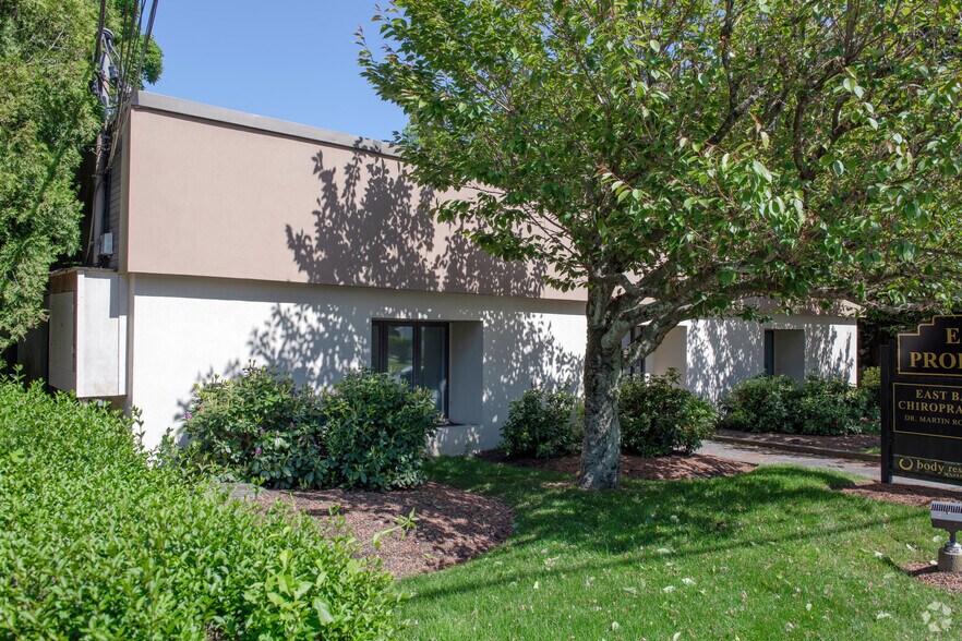 More Photos Of 970 Hope St, Bristol Medical For Lease