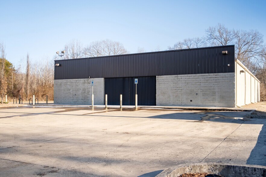 Primary Photo Of 5226 Highway 61, Memphis Freestanding For Sale