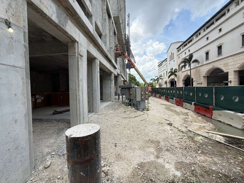 More Photos Of 4011 Salzedo St, Coral Gables Apartments For Lease