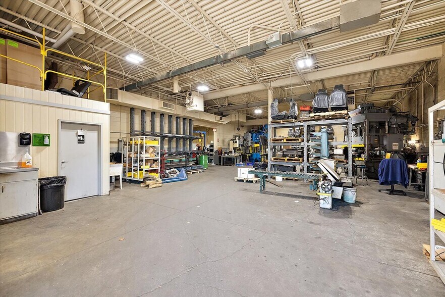 More Photos Of 14570 Barber Ave, Warren Warehouse For Sale