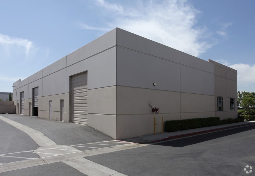 More Photos Of 766 Palmyrita Ave, Riverside Distribution For Lease