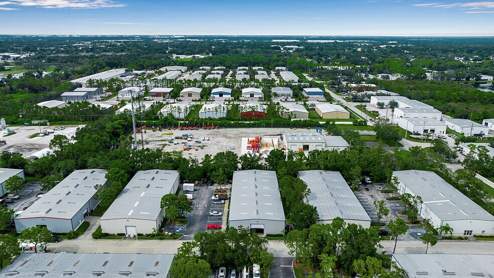 More Photos Of 2005 60th Pl E, Bradenton Industrial For Sale